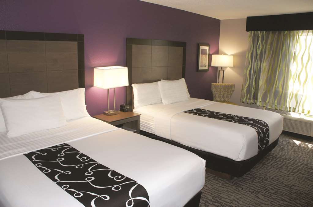 La Quinta Inn And Suites By Wyndham Elkhart Rum bild