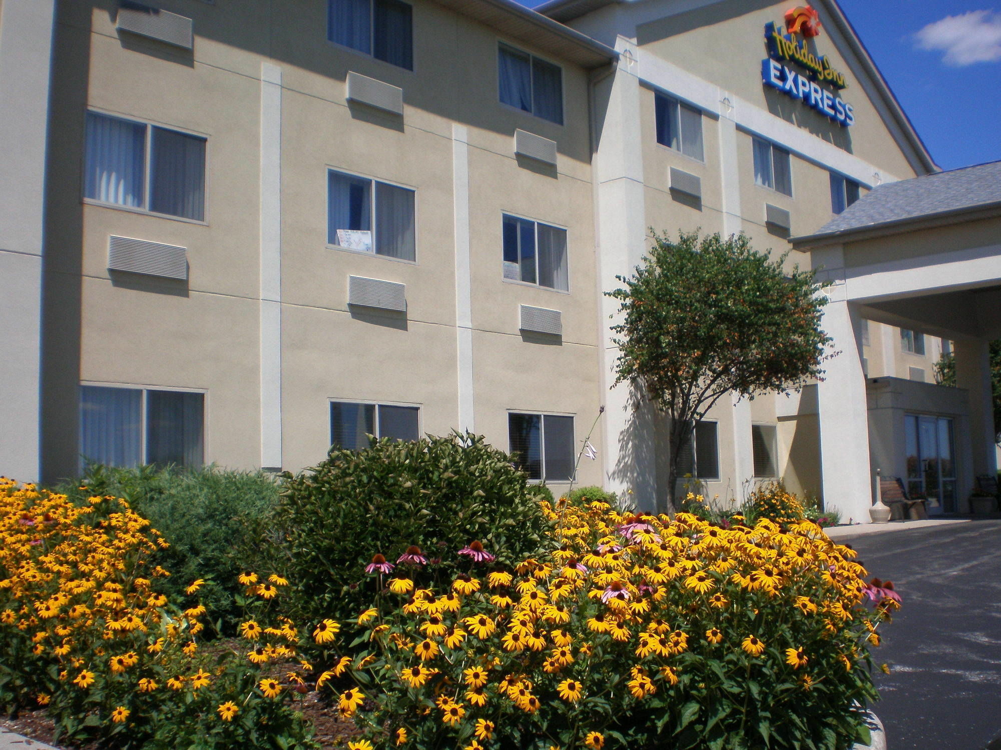 La Quinta Inn And Suites By Wyndham Elkhart Exteriör bild