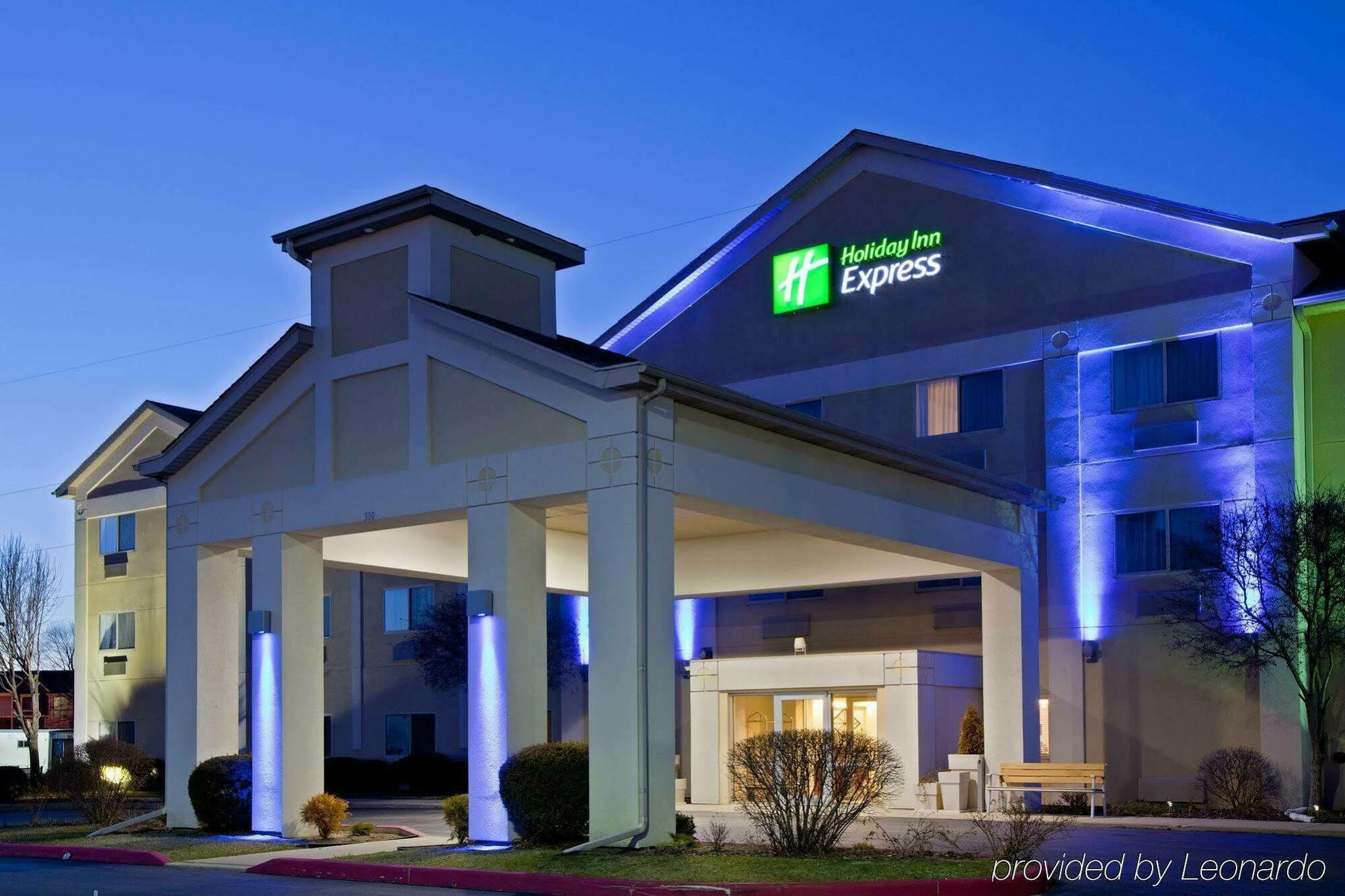 La Quinta Inn And Suites By Wyndham Elkhart Exteriör bild